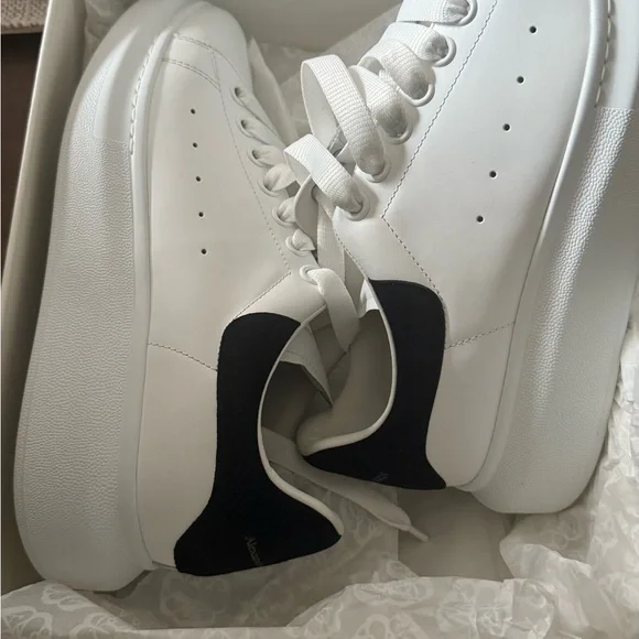 Alexander McQueen White and Black Athletic Shoes - Picture 6 of 7